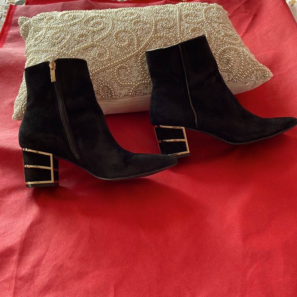 Steve Madden size 7 1/2 almost gnu